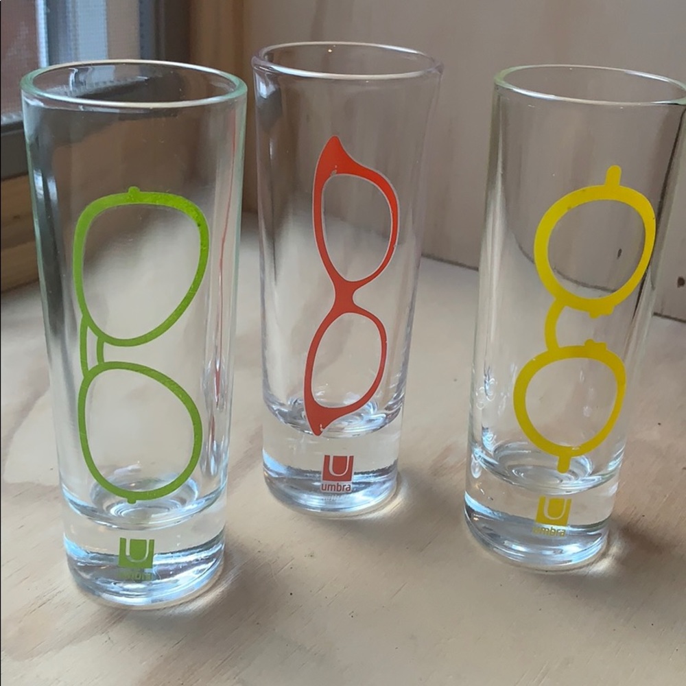Cute set of eyeglass shot glasses! 🥃